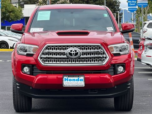 Used 2017 Toyota Tacoma TRD Sport w/ Tow Package RWD image 5