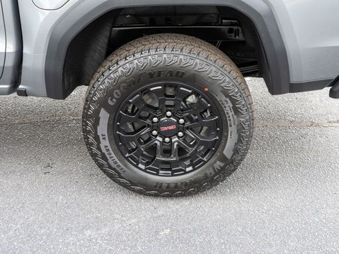 New 2026 GMC Canyon Elevation w/ Convenience Package image 9