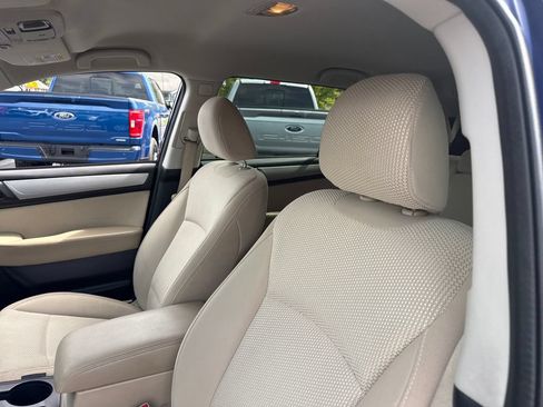 Used 2017 Subaru Outback 2.5i Premium AWD/4WD image 23