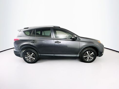 Used 2018 Toyota RAV4 XLE FWD image 10