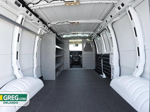 Used 2025 Chevrolet Express 2500 RWD image 17