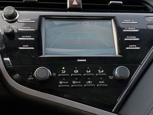 Used 2020 Toyota Camry LE FWD image 22