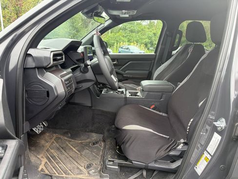 Used 2025 Toyota Tacoma TRD Sport AWD/4WD image 10