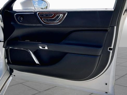 Used 2018 Lincoln Continental Reserve FWD image 22