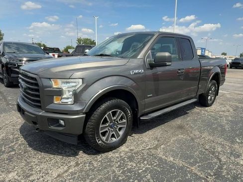 Used 2017 Ford F150 XLT w/ Equipment Group 302A Luxury AWD/4WD image 4