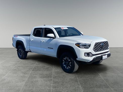 Certified 2023 Toyota Tacoma TRD Off-Road w/ Black Out Package (TMS) AWD/4WD image 7