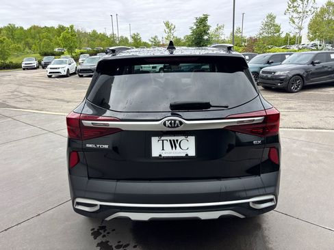 Used 2021 Kia Seltos EX AWD/4WD image 6