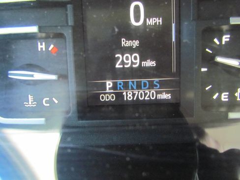 Used 2018 Toyota Tundra SR5 image 22