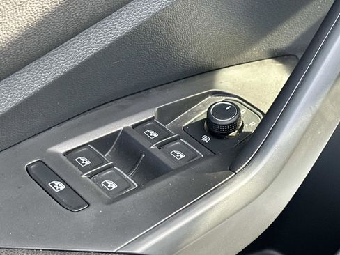 Used 2025 Volkswagen Jetta Sport image 16