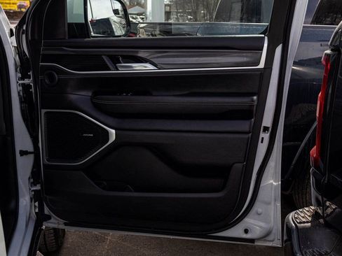 Used 2022 Jeep Wagoneer Series I w/ Premium Group I image 13