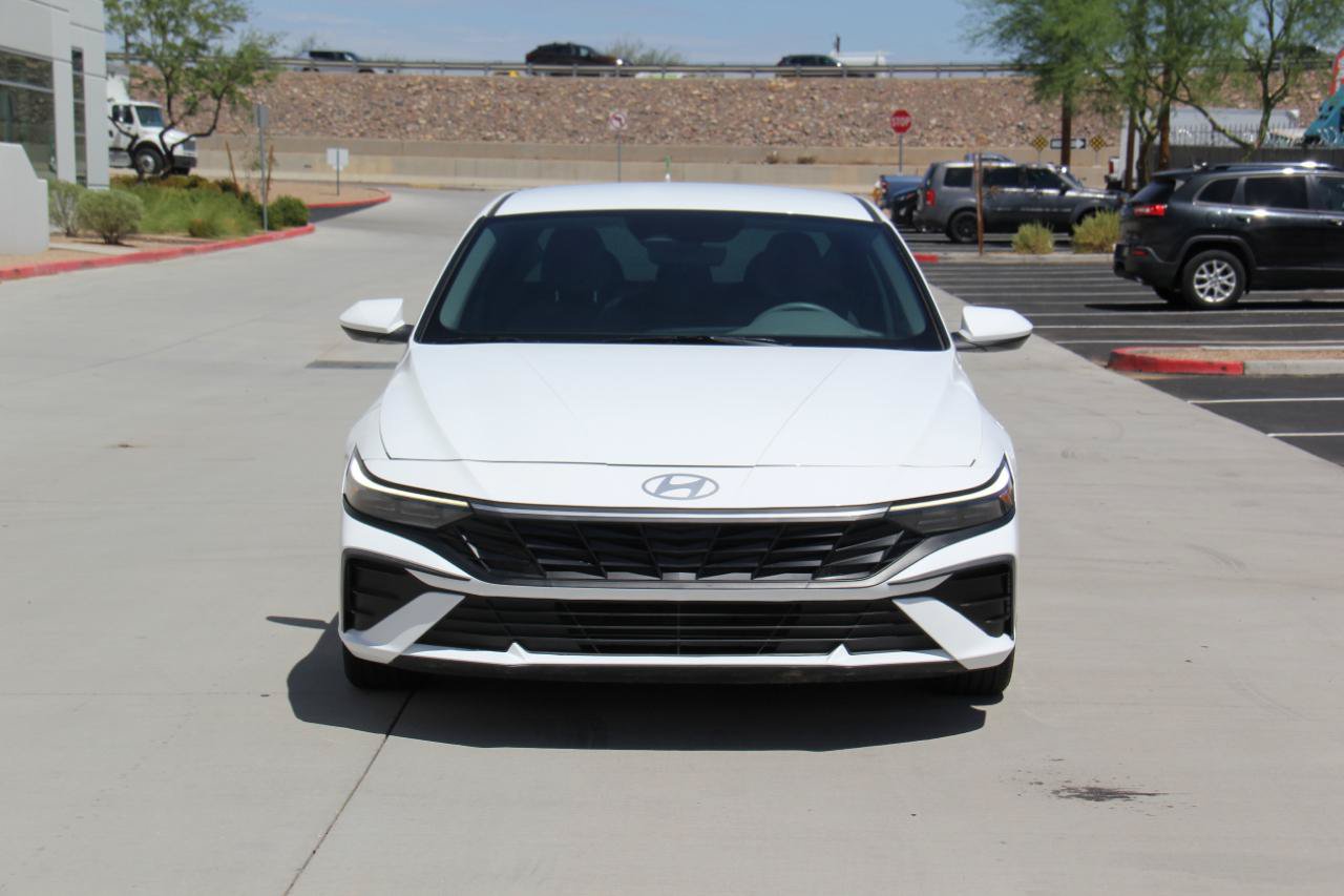 Used 2024 Hyundai Elantra SEL FWD image 2