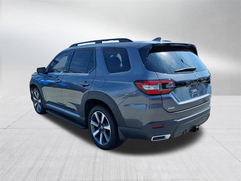 Used 2023 Honda Pilot Elite image 6