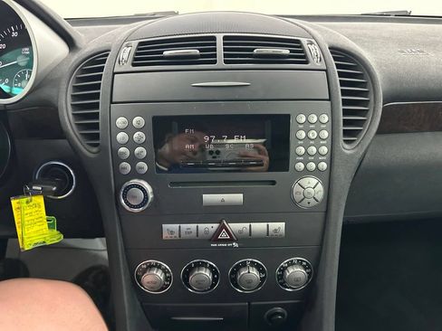 Used 2005 Mercedes-Benz SLK 350 image 32