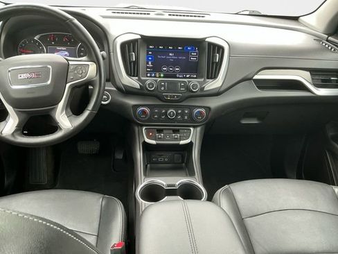 Used 2024 GMC Terrain SLT image 11