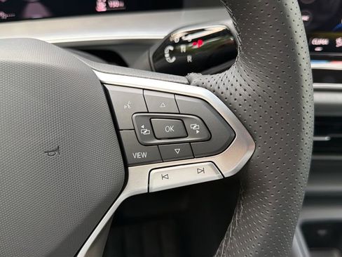 New 2026 Volkswagen Tiguan SE R-Line FWD image 23