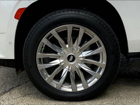 Used 2021 Cadillac Escalade ESV Premium Luxury w/ Driver Assist Tech Package AWD/4WD image 8