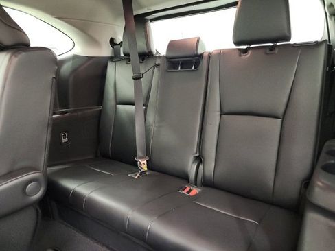 Certified 2023 Toyota Highlander XLE image 10