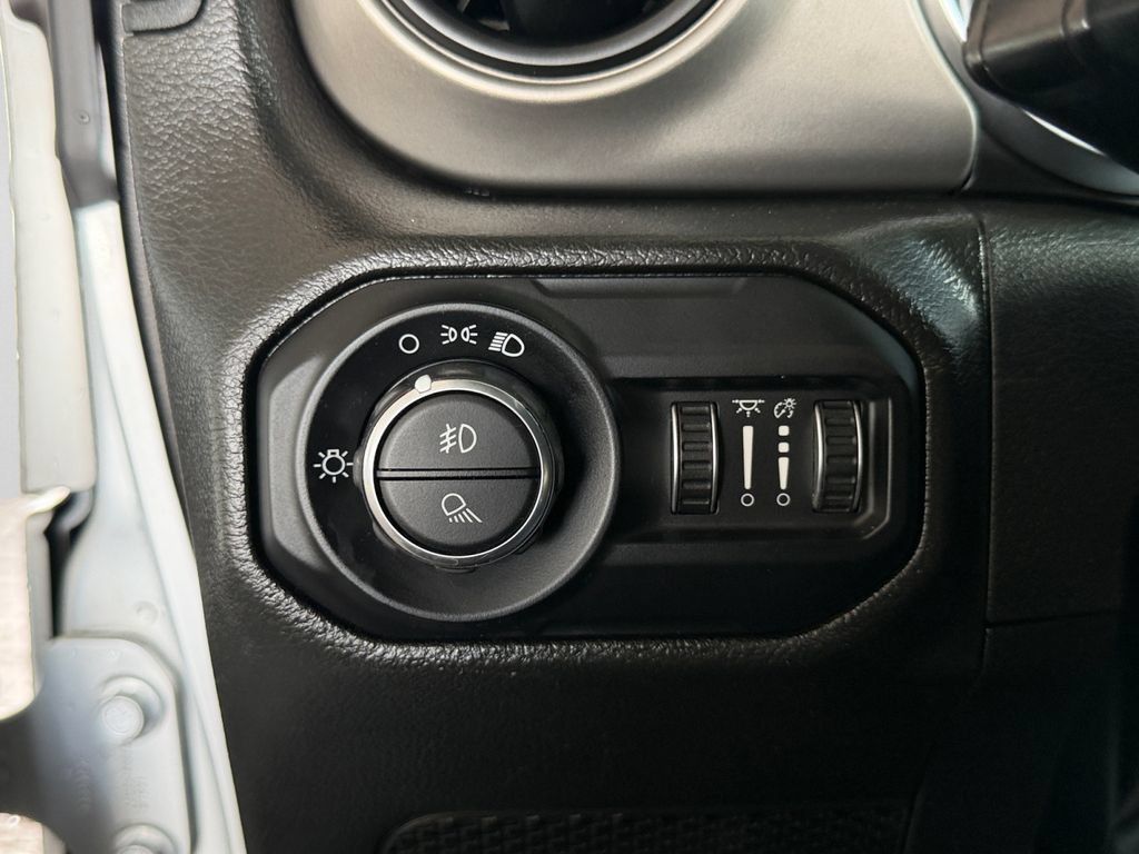 Used 2022 Jeep Gladiator Sport AWD/4WD image 24