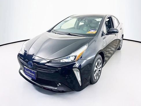 Used 2019 Toyota Prius XLE image 4