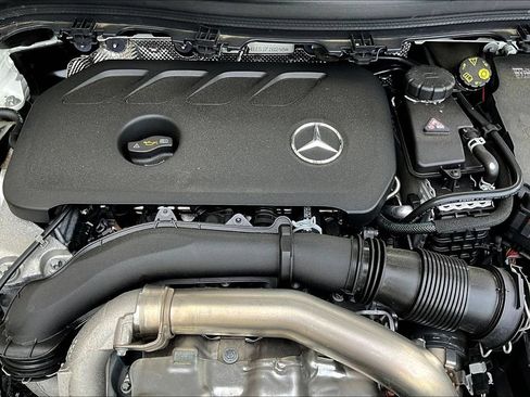 Certified 2025 Mercedes-Benz GLA 250 4MATIC image 34