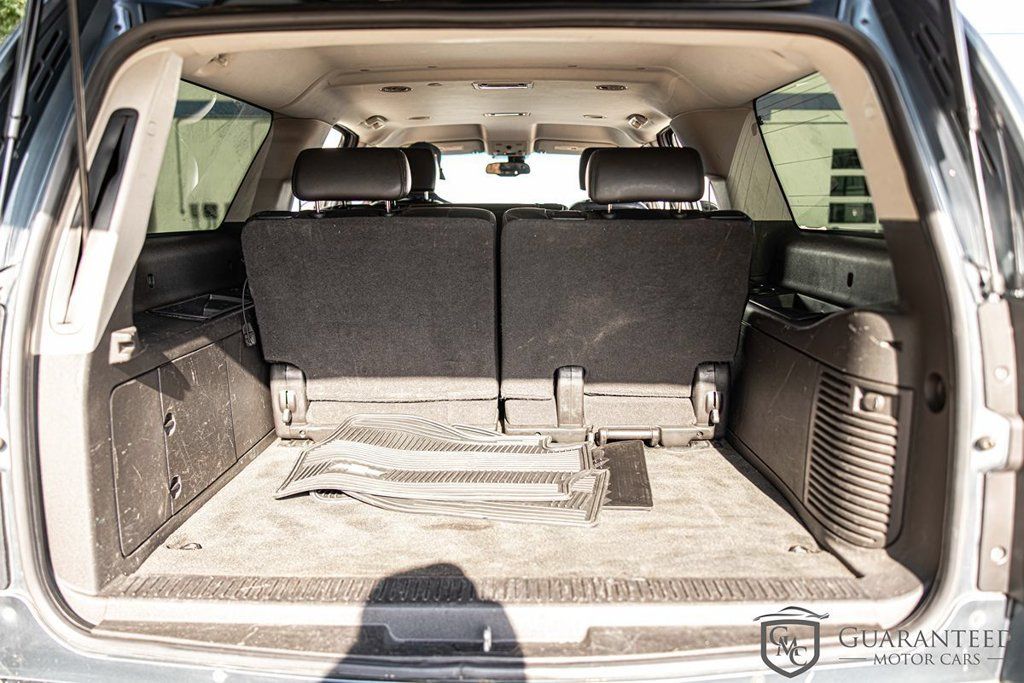 Used 2008 Chevrolet Suburban LT w/ LT Preferred Equipment Group AWD/4WD image 12