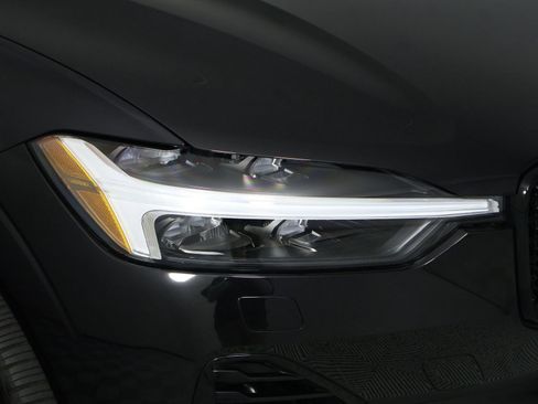 Certified 2024 Volvo XC60 T8 Ultimate w/ Climate Package AWD/4WD image 26