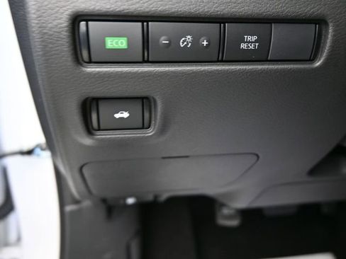 Used 2025 Nissan Sentra SR image 18