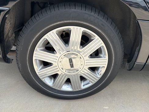 Used 2003 Lincoln Town Car Cartier L image 27