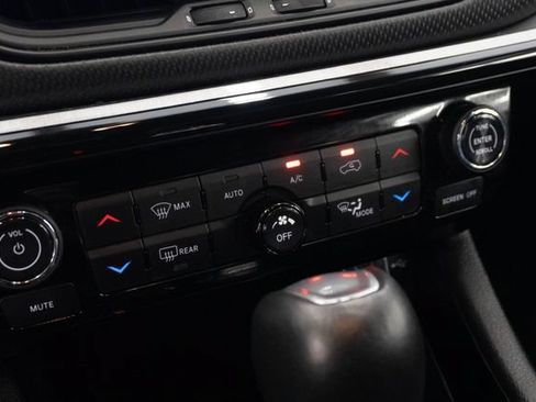Used 2024 Jeep Compass Trailhawk AWD/4WD image 9
