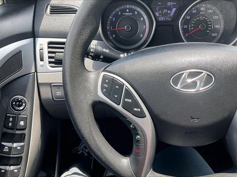 Used 2014 Hyundai Elantra SE w/ Option Group 02 FWD image 21