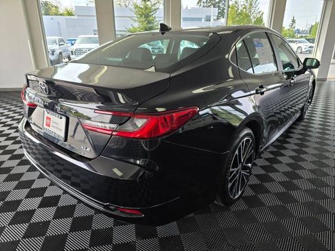 Used 2025 Toyota Camry XLE FWD image 3