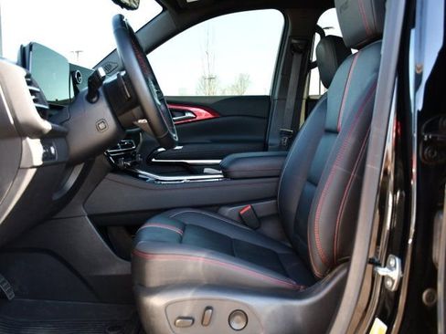 Used 2024 Chevrolet Traverse RS w/ LPO, Floor Liner Package image 15