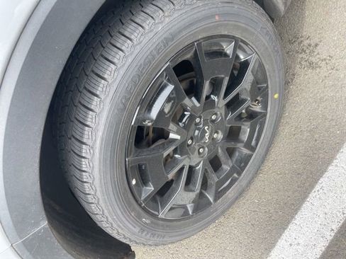 Used 2022 Kia Telluride SX w/ SX Prestige Package image 14