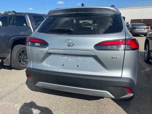 Used 2025 Toyota Corolla Cross XLE FWD image 6