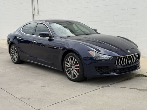 Used 2018 Maserati Ghibli RWD image 3