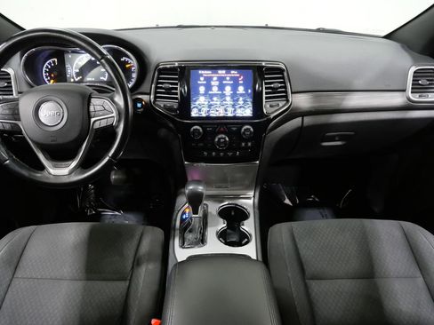 Used 2020 Jeep Grand Cherokee Laredo w/ 18" Wheel & 8.4" Radio Group image 11