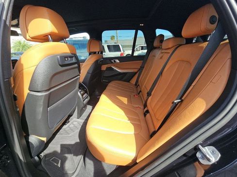 Used 2021 BMW X5 M50i w/ Premium Package image 9