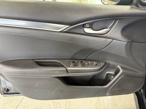 Used 2018 Honda Civic EX-L image 11