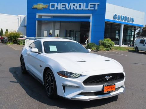 Used 2018 Ford Mustang Coupe RWD image 1