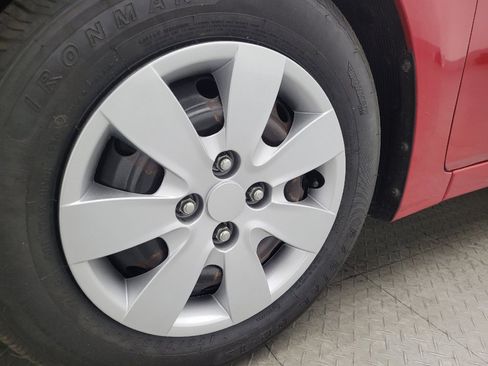 Used 2013 Hyundai Accent GLS image 31