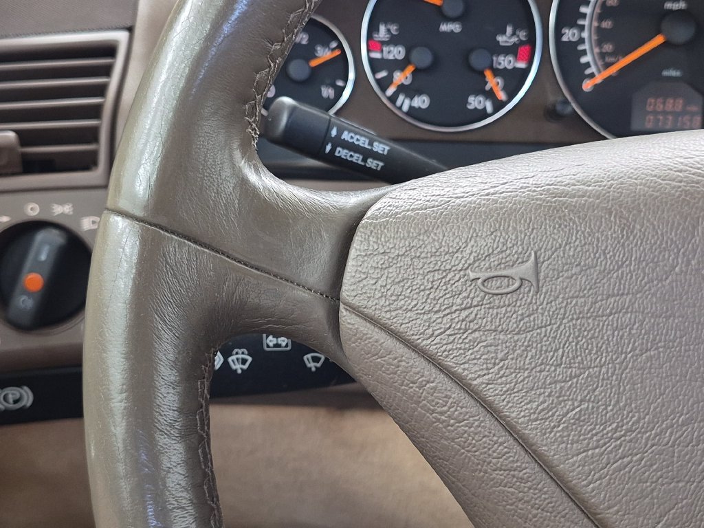 Used 2000 Mercedes-Benz SL 500 image 16