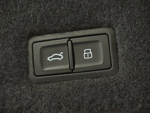 Used 2022 Lamborghini Urus image 42