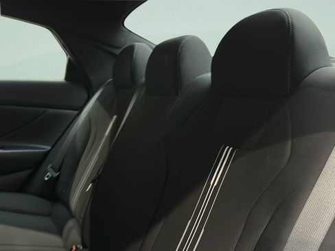 Certified 2025 Hyundai Elantra Sport FWD image 13