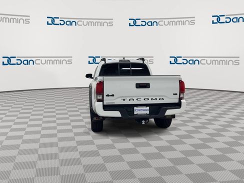 Used 2022 Toyota Tacoma SR AWD/4WD image 7