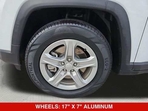 Used 2024 Jeep Compass Latitude AWD/4WD image 18