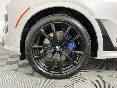 Certified 2025 BMW X7 xDrive40i w/ M Sport Package AWD/4WD image 38