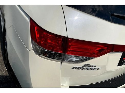 Used 2015 Honda Odyssey Touring Elite image 30