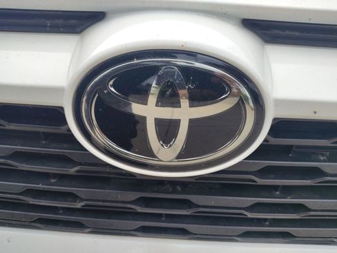 Used 2024 Toyota RAV4 XLE AWD/4WD image 18