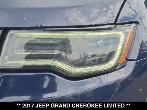 Used 2017 Jeep Grand Cherokee Limited w/ Luxury Group II AWD/4WD image 16