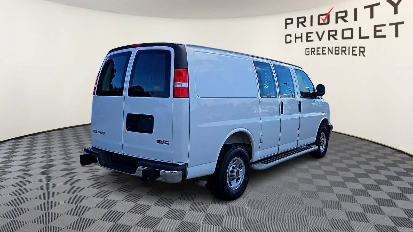 Used 2025 GMC Savana 2500 w/ Driver Convenience Package RWD image 8